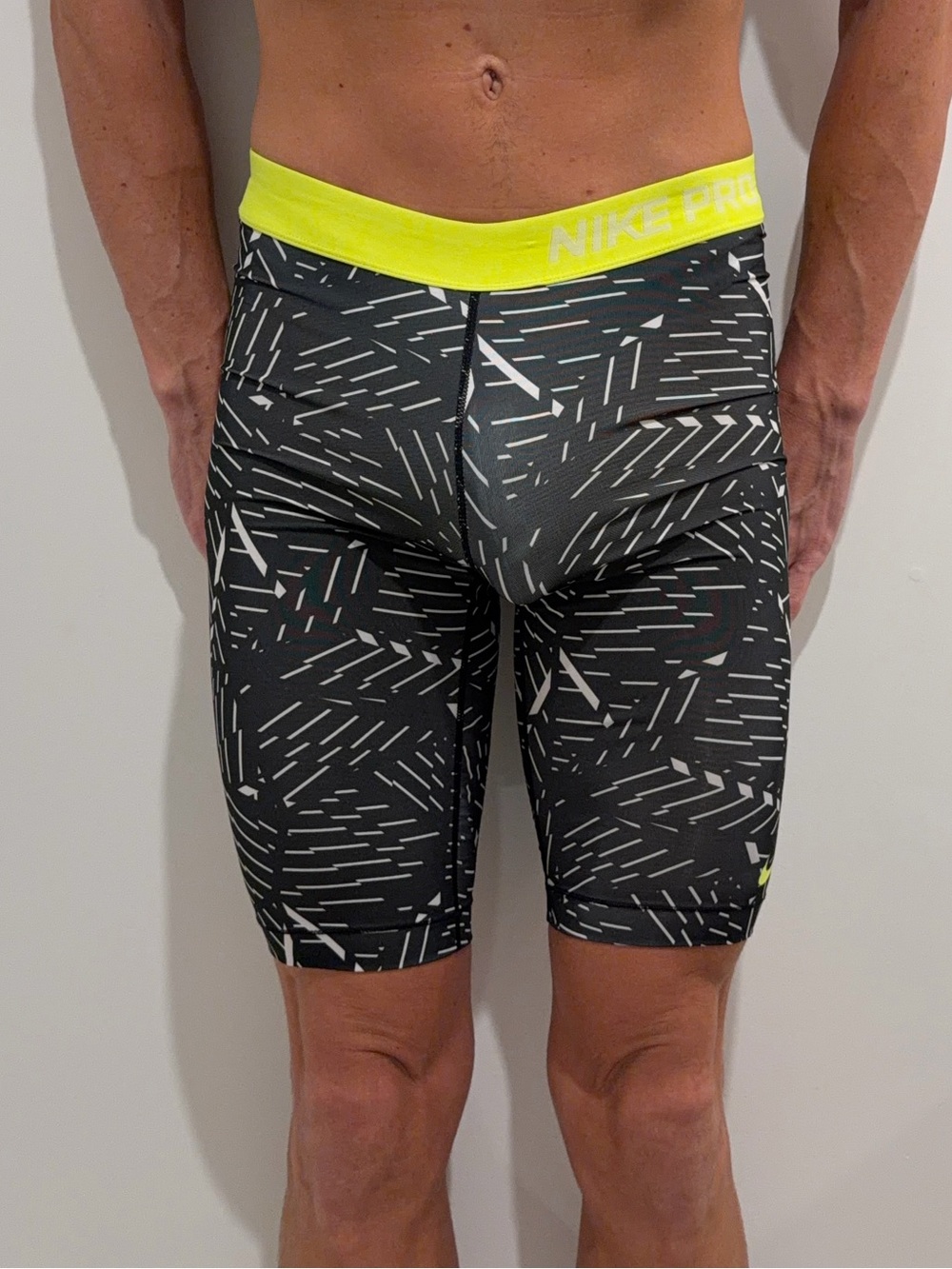 Women Nike pro size S